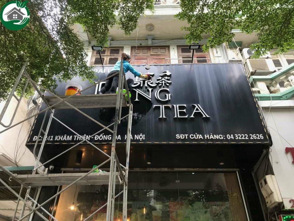 Vệ ính biển quảng hiệu trà sữa