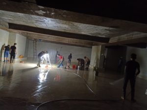 vệ sinh bể nước ăn