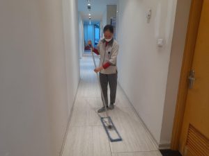 tạp vụ vệ sinh nhà cửa